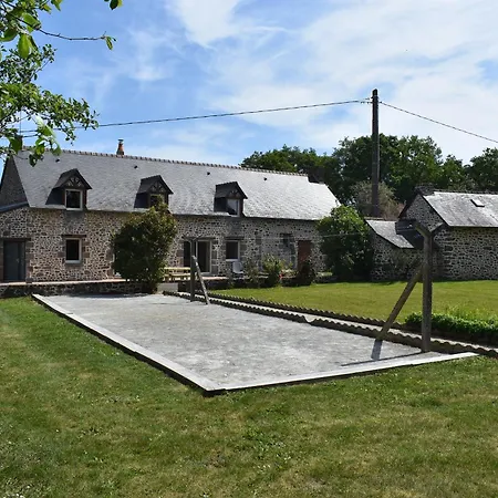 Vakantiehuis La Mancelliere - Maison Familiale 12-15 Pers, Grand Jardin, Jeux & Petanque - Pleine Nature