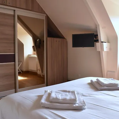 La Mancelliere - Maison Familiale 12-15 Pers, Grand Jardin, Jeux & Petanque - Pleine Nature Holiday home *