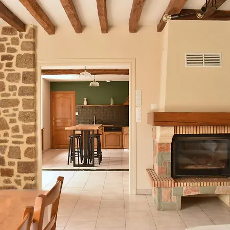 Holiday home La Mancelliere - Maison Familiale 12-15 Pers, Grand Jardin, Jeux & Petanque - Pleine Nature Cigne